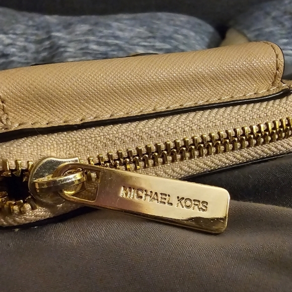 lightly used Michael Kors Wristlet Wallet - Picture 4 of 4